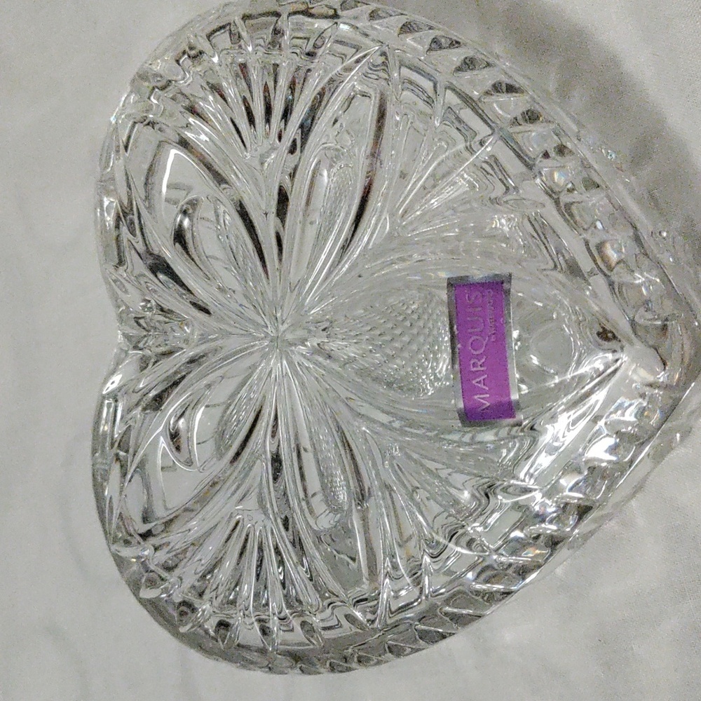 Marquis by Waterford Sentimental Lead Crystal Heart Box 5" x 2 1/4"